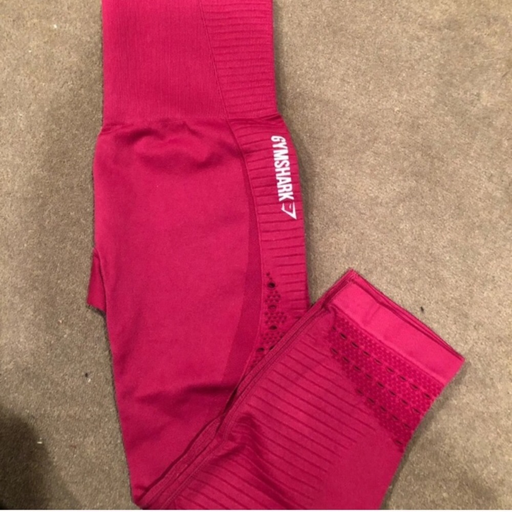 Gymshark cropped leggings beet red
